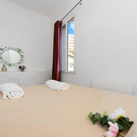 Monaco Border - Coquet Et Authentique - Fm Apartman
