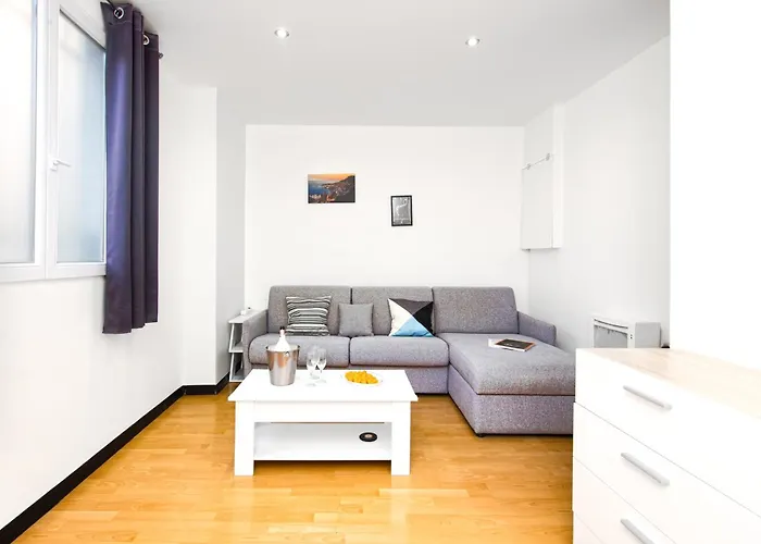 Monaco Border - Coquet Deux Pieces Renove - Fm Apartment